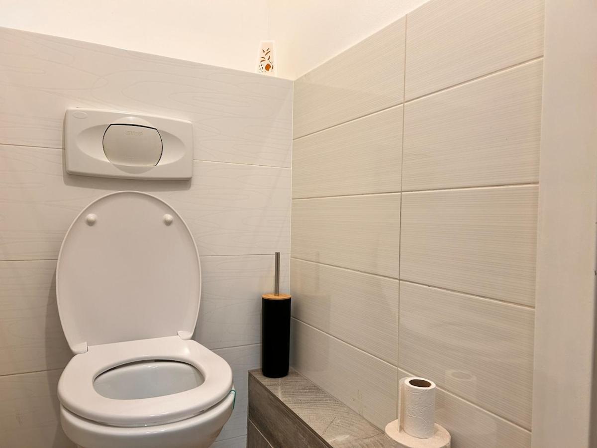 Spacious Central 4-Room Suite For 6 - Near Subway Вена Экстерьер фото